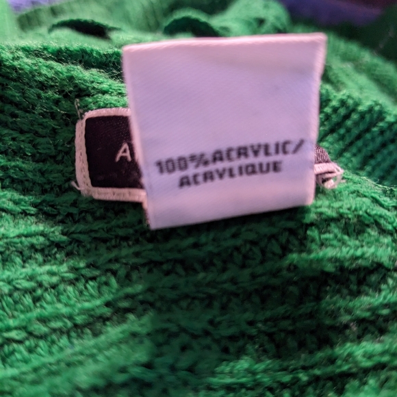 Sweater - Picture 4 of 4